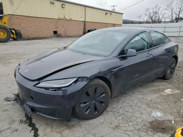 5YJ3E1EB2SF890410 2025 TESLA MODEL 3 - Image 1