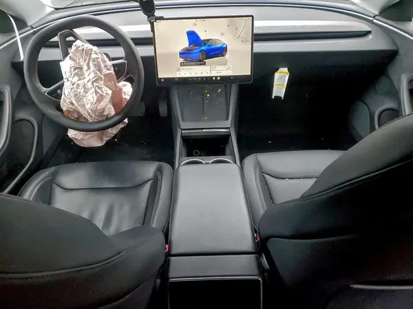 5YJ3E1EB2SF890410 2025 TESLA MODEL 3 - Image 8
