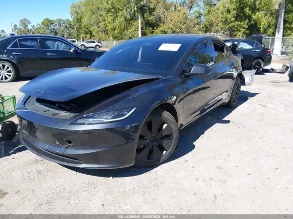 5YJ3E1EB2SF904130 2025 TESLA MODEL 3 - Image 2