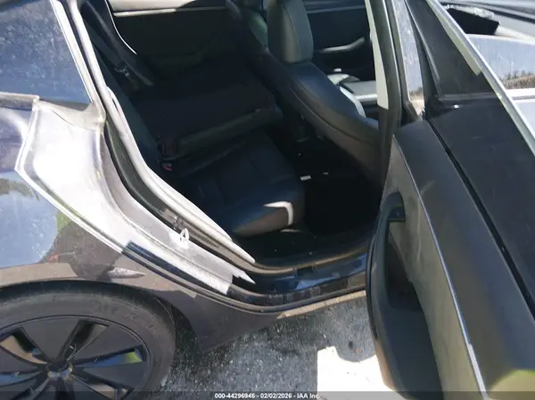 5YJ3E1EB2SF904130 2025 TESLA MODEL 3 - Image 8