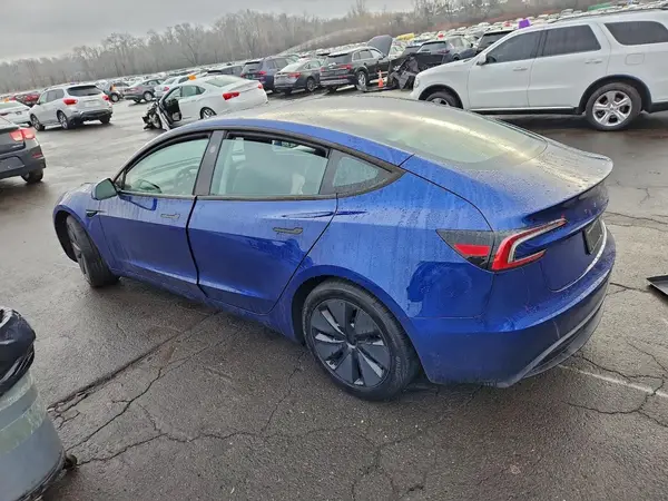5YJ3E1EB2SF906265 2025 TESLA MODEL 3 - Image 2