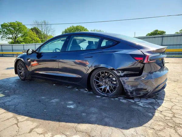 5YJ3E1EB2SF907027 2025 TESLA MODEL 3 - Image 2