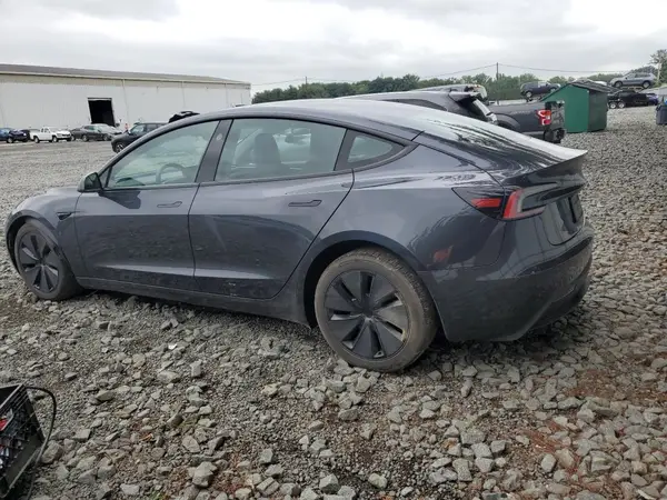 5YJ3E1EB2SF910722 2025 TESLA MODEL 3 - Image 2