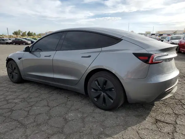 5YJ3E1EB2SF911255 2025 TESLA MODEL 3 - Image 2