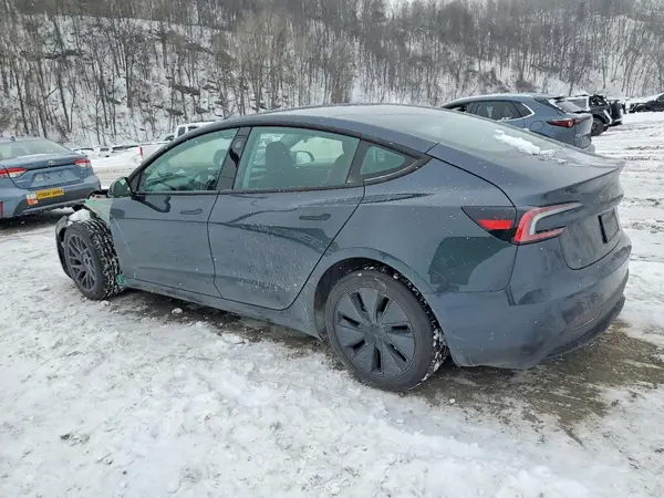 5YJ3E1EB2SF914639 2025 TESLA MODEL 3 - Image 2