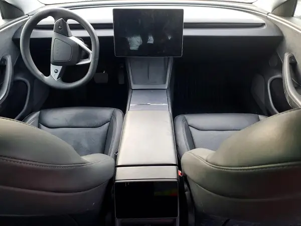 5YJ3E1EB2SF914639 2025 TESLA MODEL 3 - Image 8