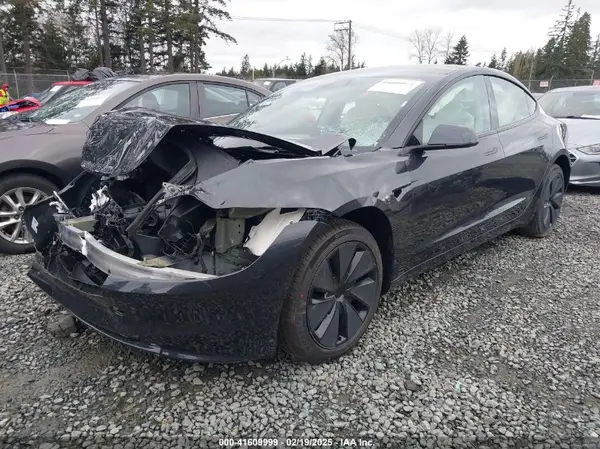 5YJ3E1EB2SF921588 2025 TESLA MODEL 3 - Image 2