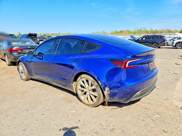 5YJ3E1EB2SF926838 2025 TESLA MODEL 3 - Image 2