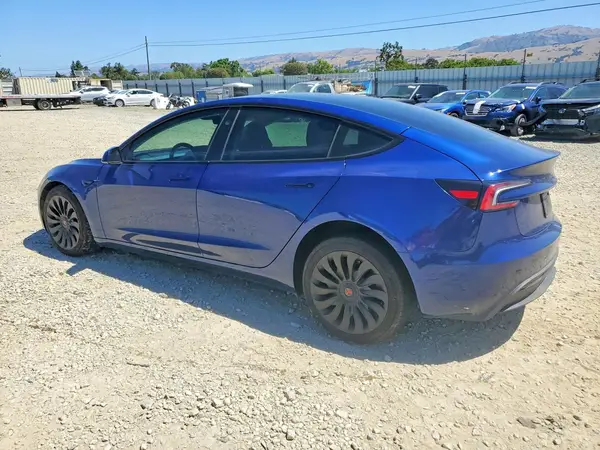 5YJ3E1EB2SF929786 2025 TESLA MODEL 3 - Image 2