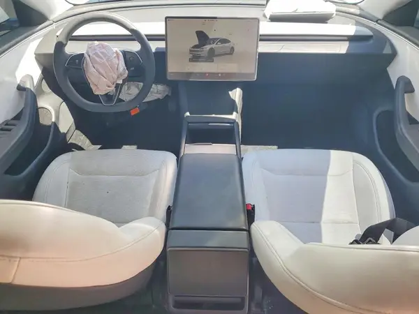 5YJ3E1EB2SF933773 2025 TESLA MODEL 3 - Image 8