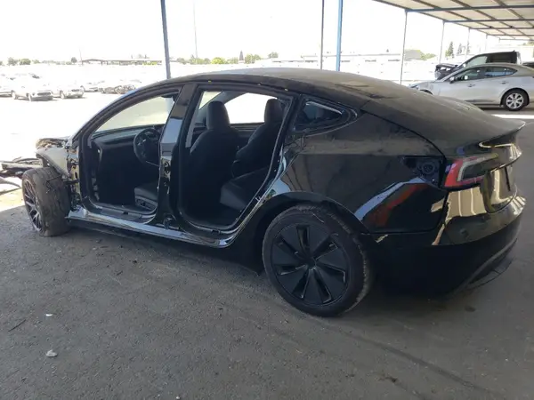 5YJ3E1EB2SF934051 2025 TESLA MODEL 3 - Image 2