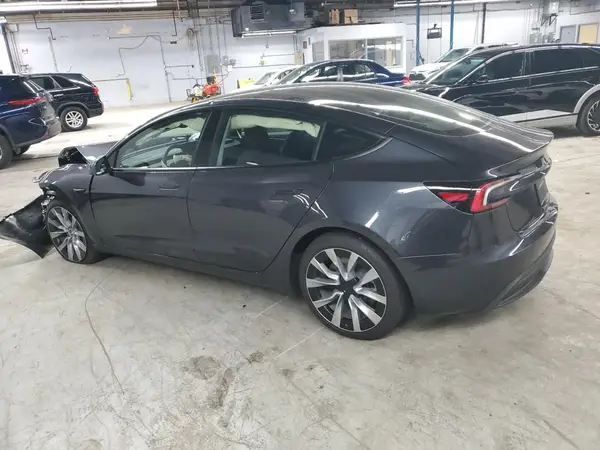 5YJ3E1EB2SF938813 2025 TESLA MODEL 3 - Image 2