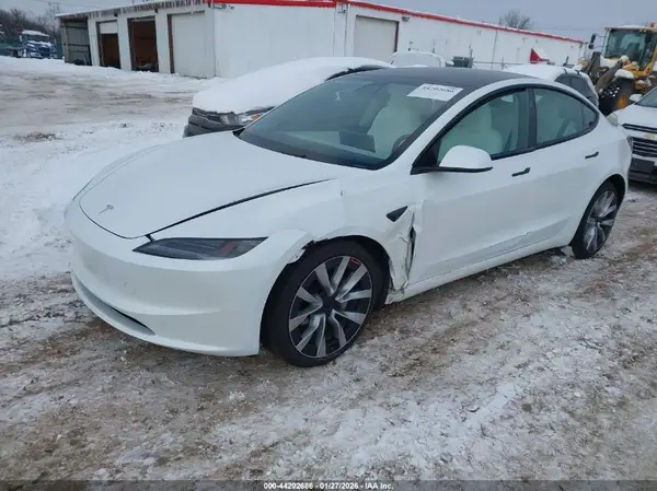 5YJ3E1EB2SF942585 2025 TESLA MODEL 3 - Image 2