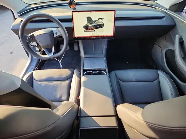 5YJ3E1EB2SF942800 2025 TESLA MODEL 3 - Image 8