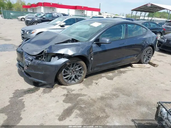 5YJ3E1EB2TF117924 2026 TESLA MODEL 3 - Image 2