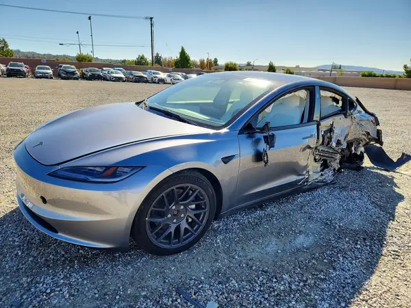 5YJ3E1EB2TF128812 2026 TESLA MODEL 3 - Image 1