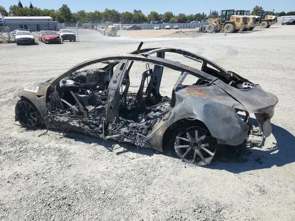 5YJ3E1EB3JF064650 2018 TESLA MODEL 3 - Image 2