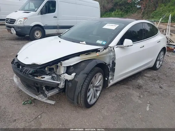 5YJ3E1EB3JF067547 2018 TESLA MODEL 3 - Image 2
