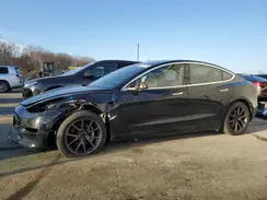 5YJ3E1EB3JF072005 2018 TESLA MODEL 3