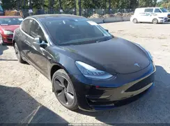 5YJ3E1EB3JF077110 2018 TESLA MODEL 3