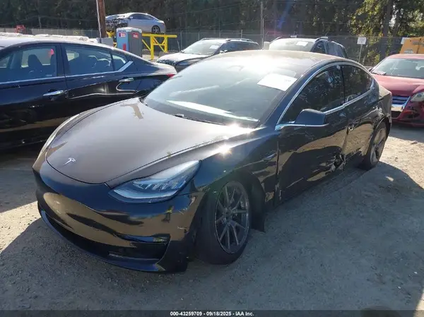 5YJ3E1EB3JF077110 2018 TESLA MODEL 3 - Image 2