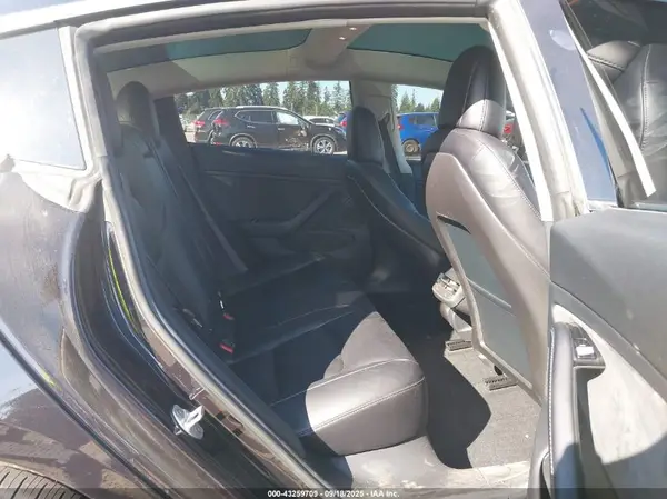 5YJ3E1EB3JF077110 2018 TESLA MODEL 3 - Image 8