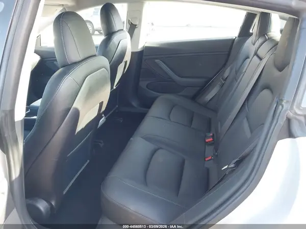 5YJ3E1EB3JF083411 2018 TESLA MODEL 3 - Image 8