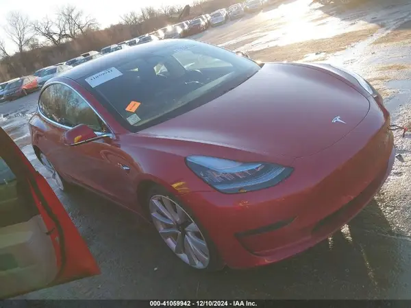 5YJ3E1EB3JF083652 2018 TESLA MODEL 3 - Image 1