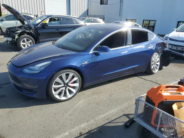 5YJ3E1EB3JF083988 2018 TESLA MODEL 3 - Image 1