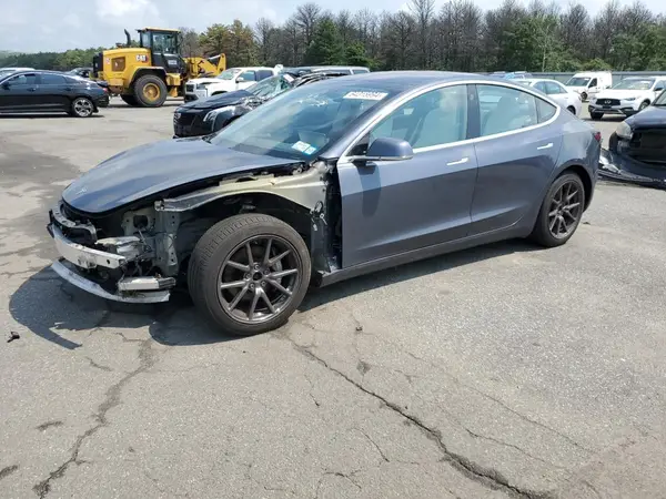 5YJ3E1EB3JF085594 2018 TESLA MODEL 3 - Image 1