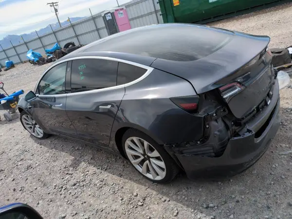 5YJ3E1EB3JF086924 2018 TESLA MODEL 3 - Image 2