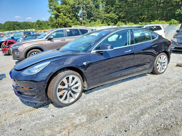 5YJ3E1EB3JF090438 2018 TESLA MODEL 3 - Image 1
