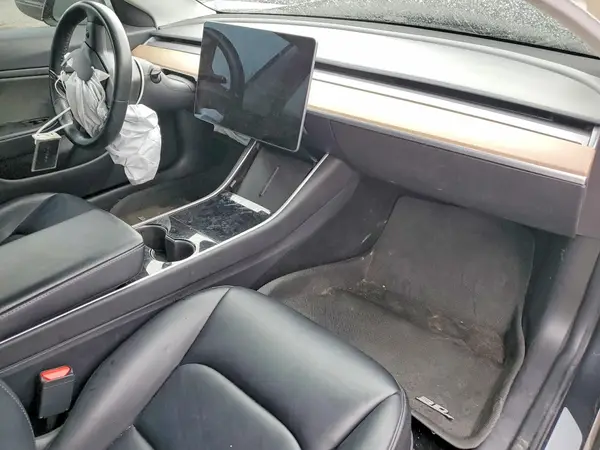 5YJ3E1EB3JF090598 2018 TESLA MODEL 3 - Image 8