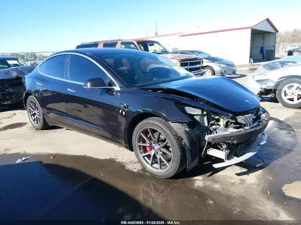 5YJ3E1EB3JF091847 2018 TESLA MODEL 3 - Image 1
