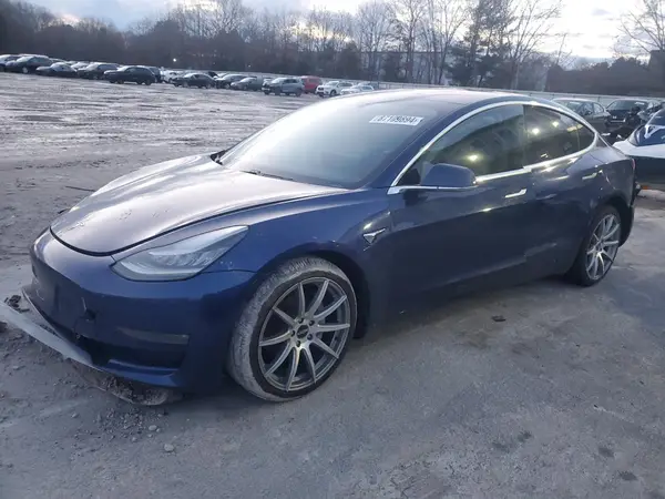 5YJ3E1EB3JF092030 2018 TESLA MODEL 3 - Image 1