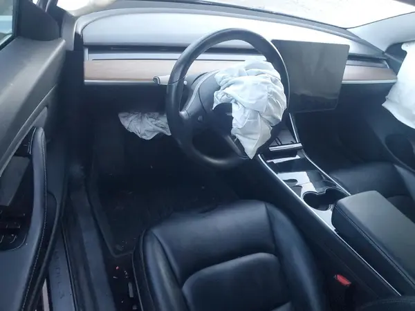 5YJ3E1EB3JF092030 2018 TESLA MODEL 3 - Image 8