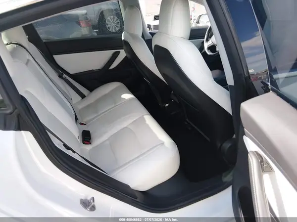 5YJ3E1EB3JF096952 2018 TESLA MODEL 3 - Image 8