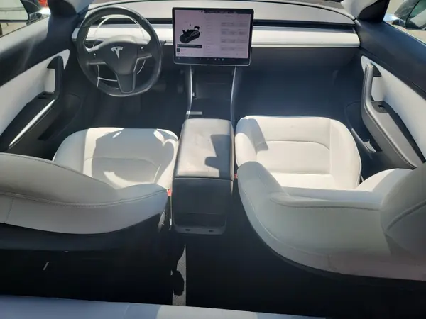 5YJ3E1EB3JF097051 2018 TESLA MODEL 3 - Image 8