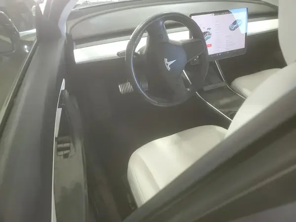 5YJ3E1EB3JF097065 2018 TESLA MODEL 3 - Image 8