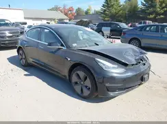 5YJ3E1EB3JF099124 2018 TESLA MODEL 3