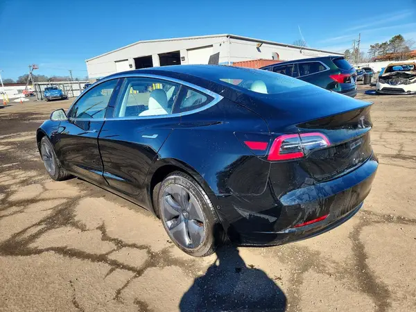 5YJ3E1EB3JF099155 2018 TESLA MODEL 3 - Image 2