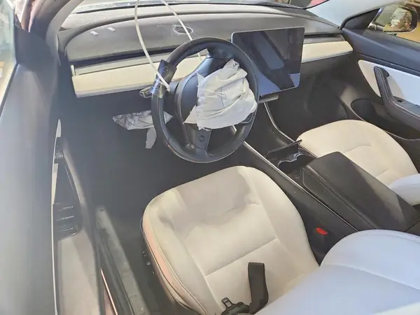 5YJ3E1EB3JF099155 2018 TESLA MODEL 3 - Image 8
