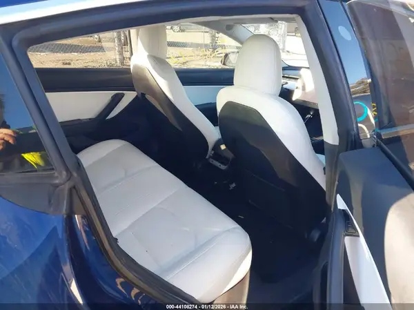5YJ3E1EB3JF101079 2018 TESLA MODEL 3 - Image 8