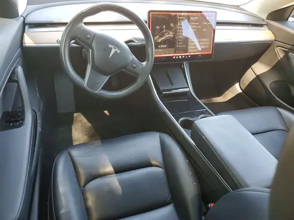 5YJ3E1EB3JF103379 2018 TESLA MODEL 3 - Image 8