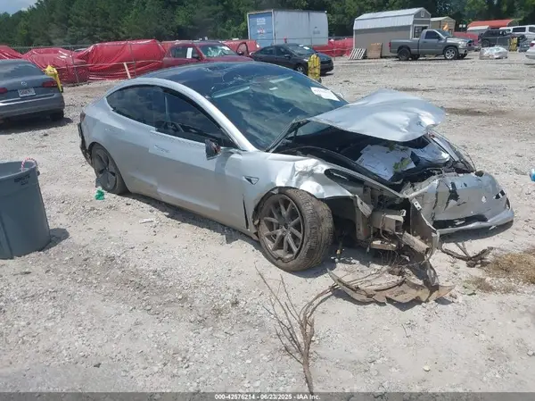 5YJ3E1EB3JF104435 2018 TESLA MODEL 3 - Image 1