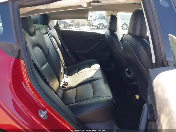 5YJ3E1EB3JF104712 2018 TESLA MODEL 3 - Image 8