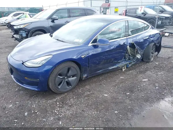 5YJ3E1EB3JF105083 2018 TESLA MODEL 3 - Image 2