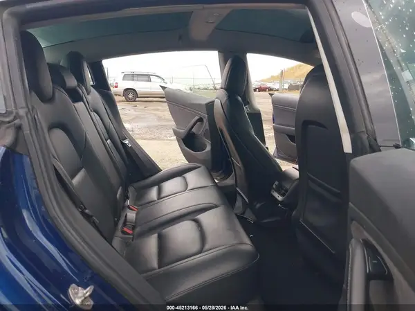 5YJ3E1EB3JF105181 2018 TESLA MODEL 3 - Image 8