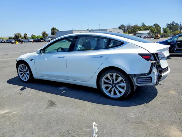 5YJ3E1EB3JF107609 2018 TESLA MODEL 3 - Image 2