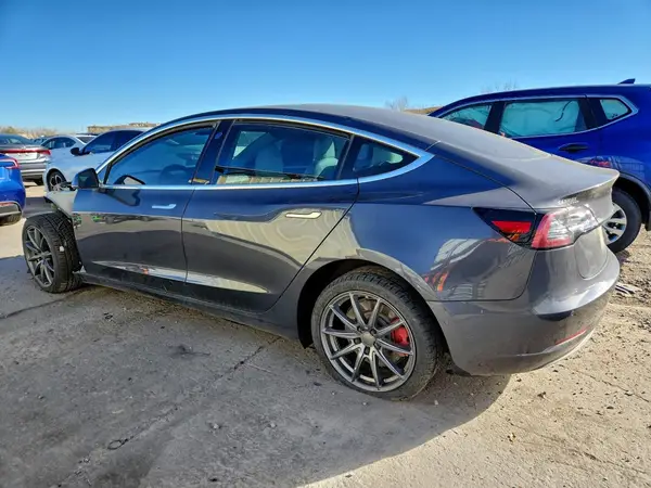 5YJ3E1EB3JF111868 2018 TESLA MODEL 3 - Image 2